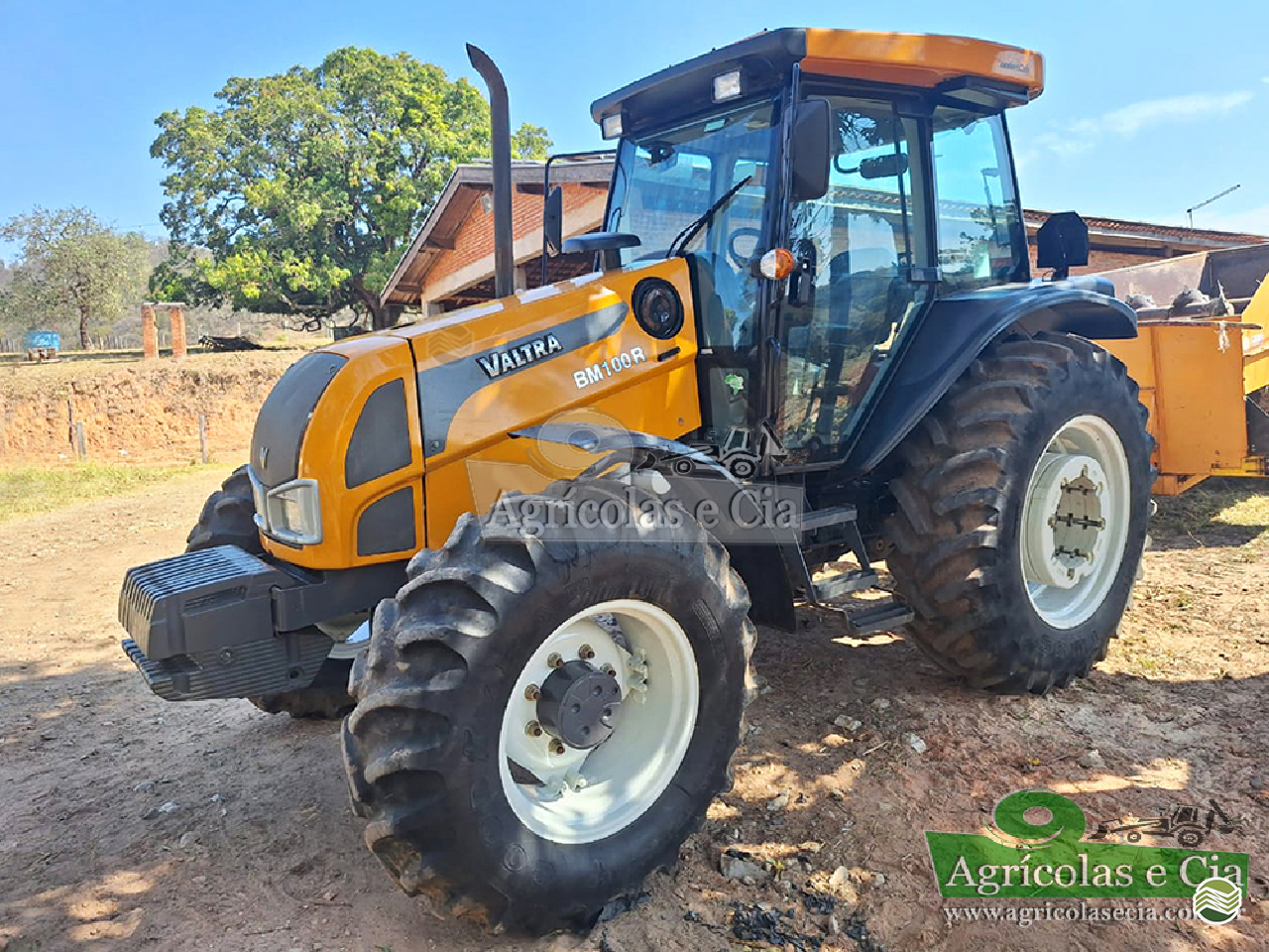 VALTRA BM 100 de Agricolas e Cia